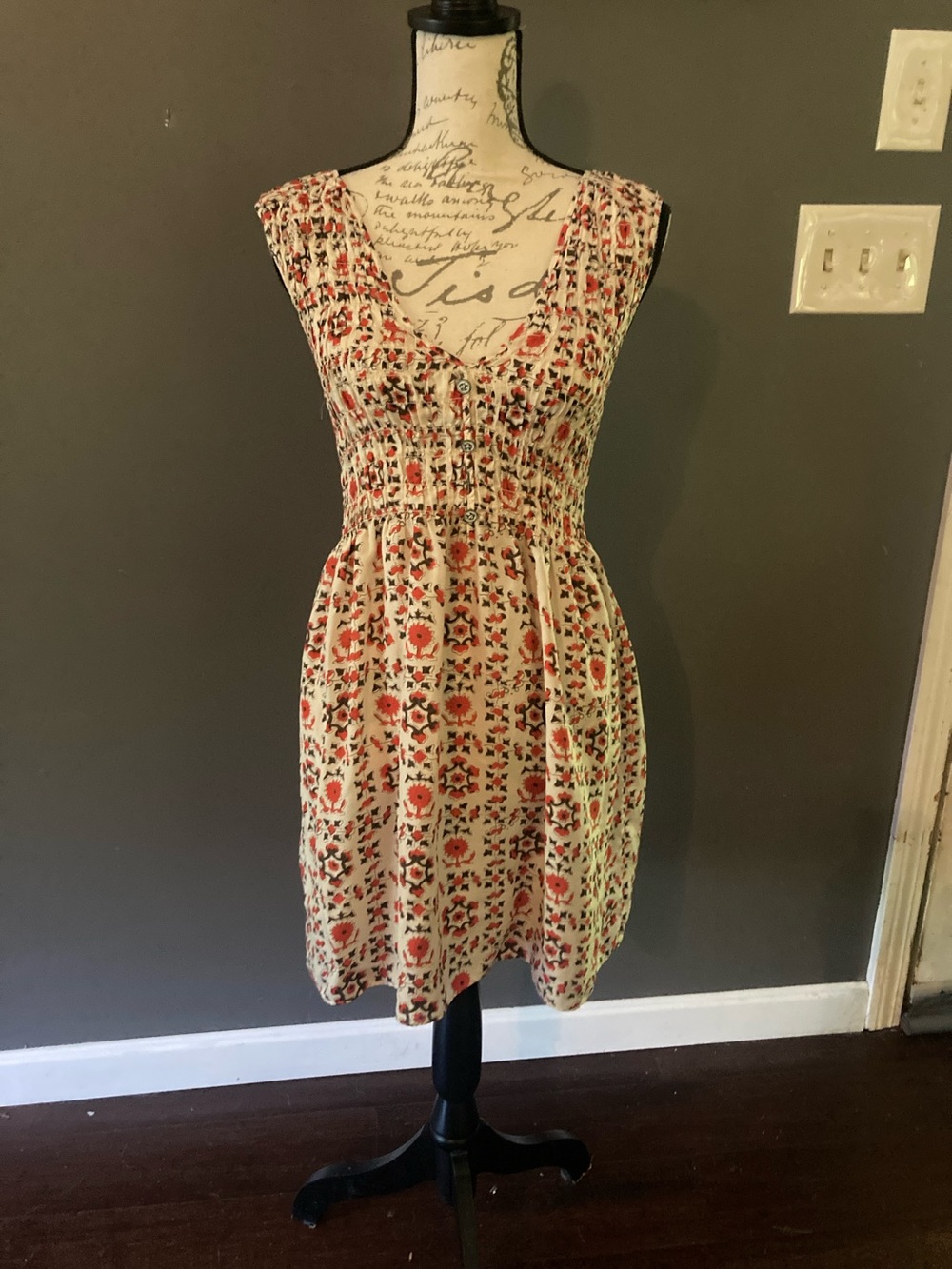 Anthropologie size 6 💯 silk floral sleeveless dress excellent condition